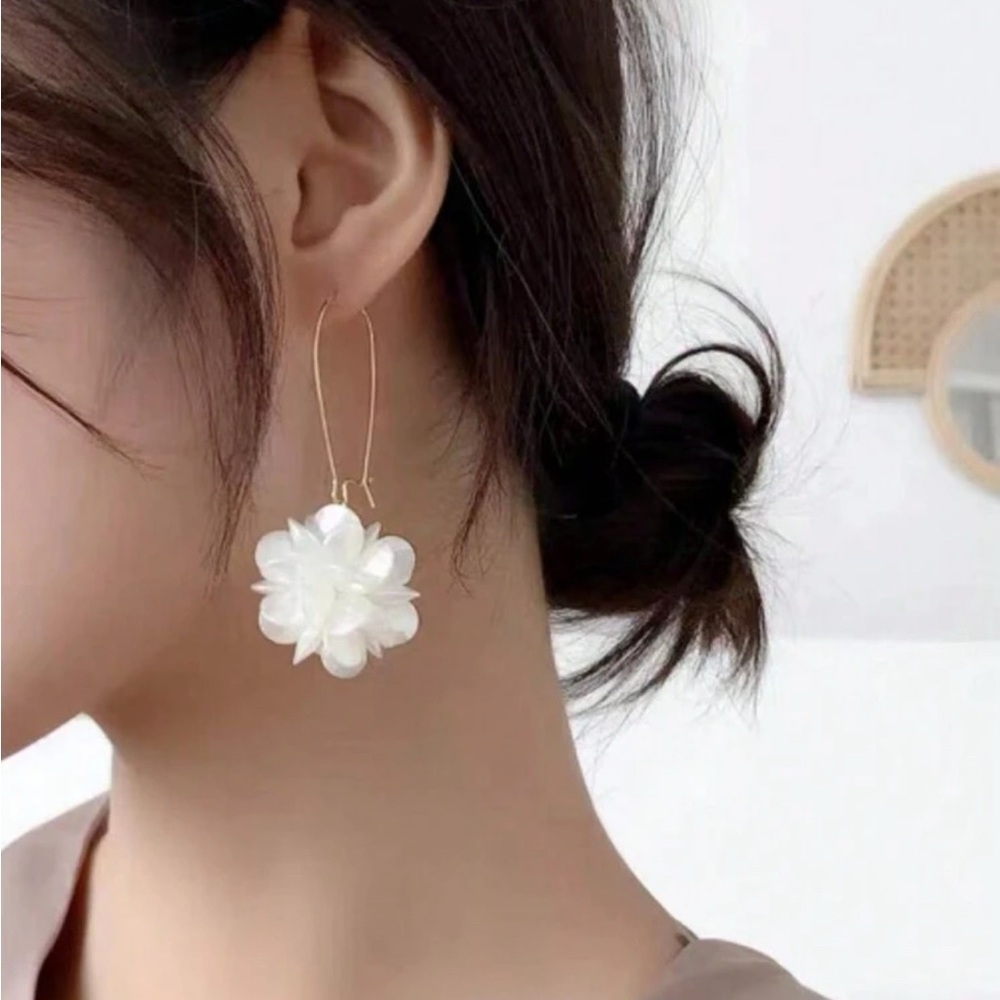 Flower Decor Gold Hoop Earrings